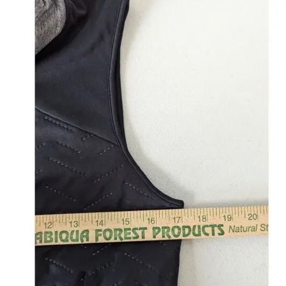 Under Armour Coldgear Reactor 3G Vest Women's Small Black Quilted Cowl Neck - Picture 8 of 9